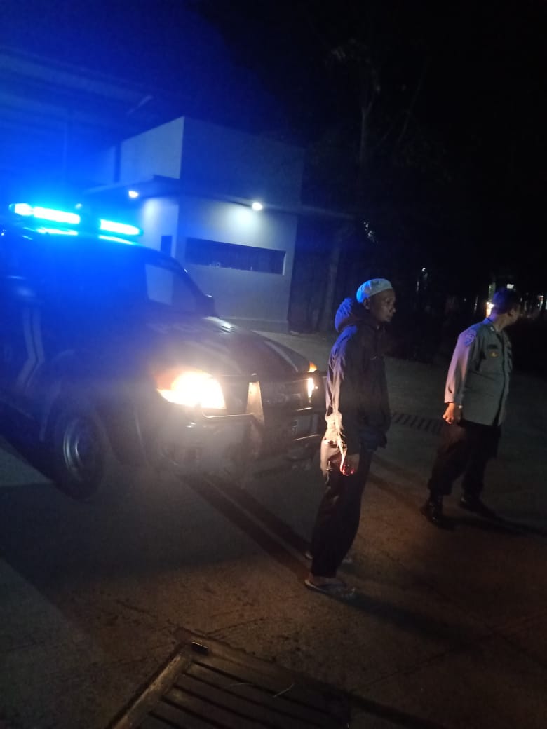 Antispasi Kejahatan Menjelang Sahur di Bulan Ramadhan, Polsek Paseh Melaksanakan Patroli Blue Light