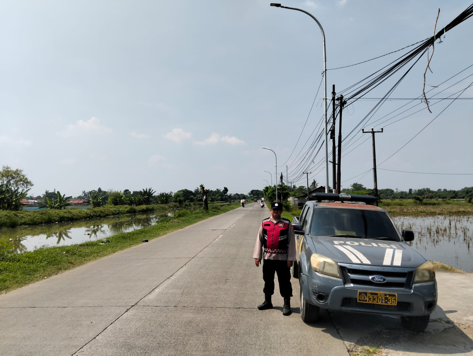 Anggota Polsek Batujaya Melaksanakan Patroli Prekat, Antisipasi Kenakalan Remaja di wilayah hukum Polsek Batujaya