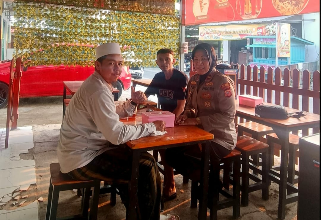 Jalin Kedekatan, Panit Binmas Polsek Rengasdengklok Laksanakan Sambang