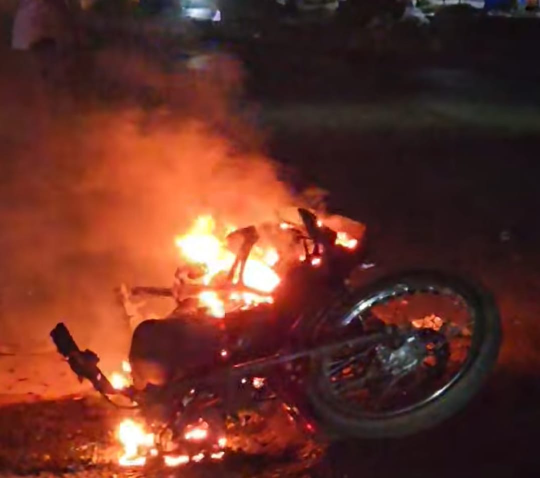 Motor Terbakar Usai Tabrakan di Bagan Batu, Diduga Kabur dari Razia Balap Liar