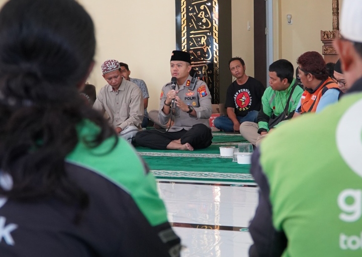 Polres Gresik dan Komunitas Ojol Bersatu, Sholat Gaib dan Doa Bersama untuk Almarhum Affan