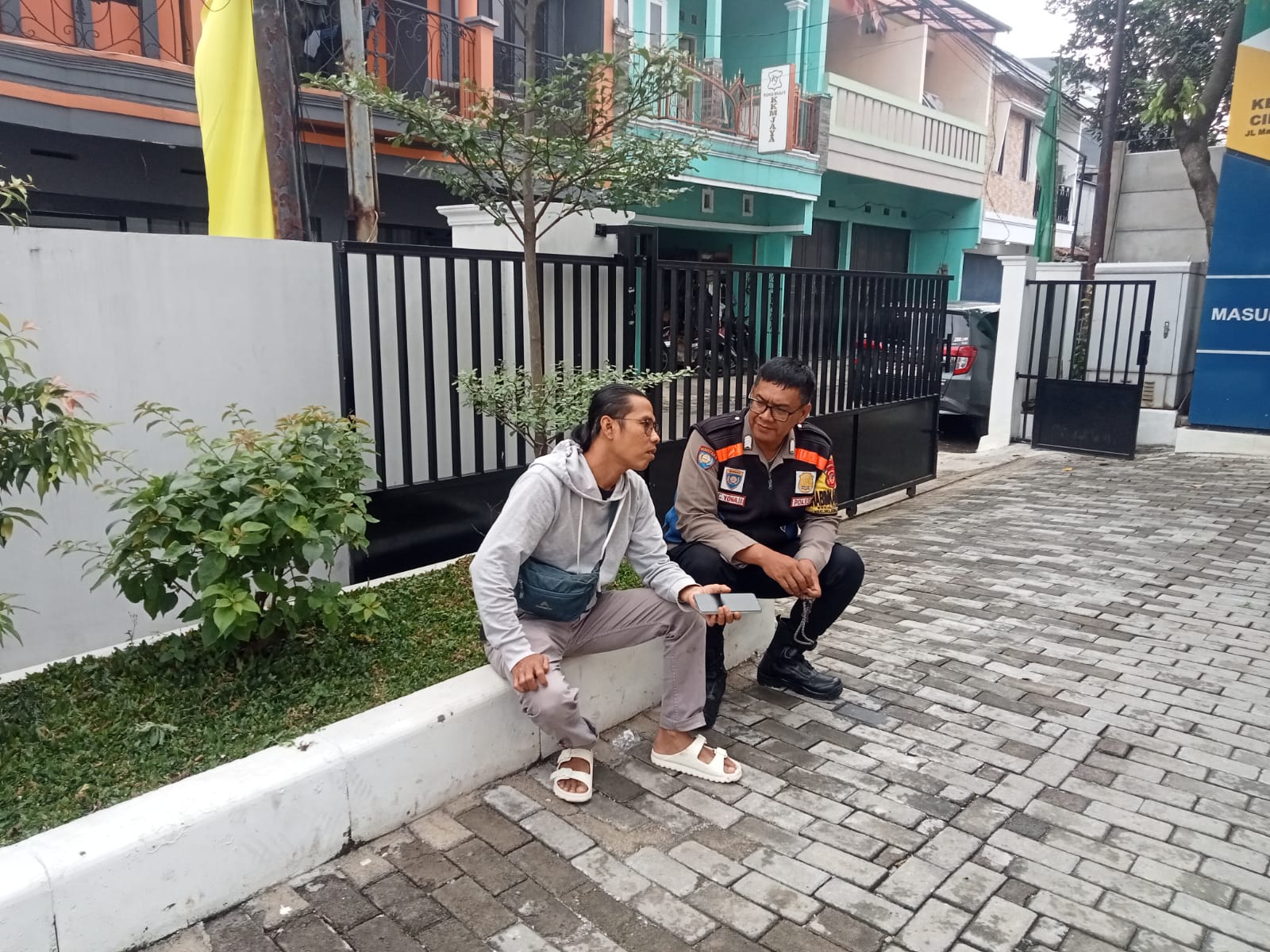 Bhabinkamtibmas Polsek Bojongloa kidul Laksanakan Giat Sambang dan Himbauan Kamtibmas