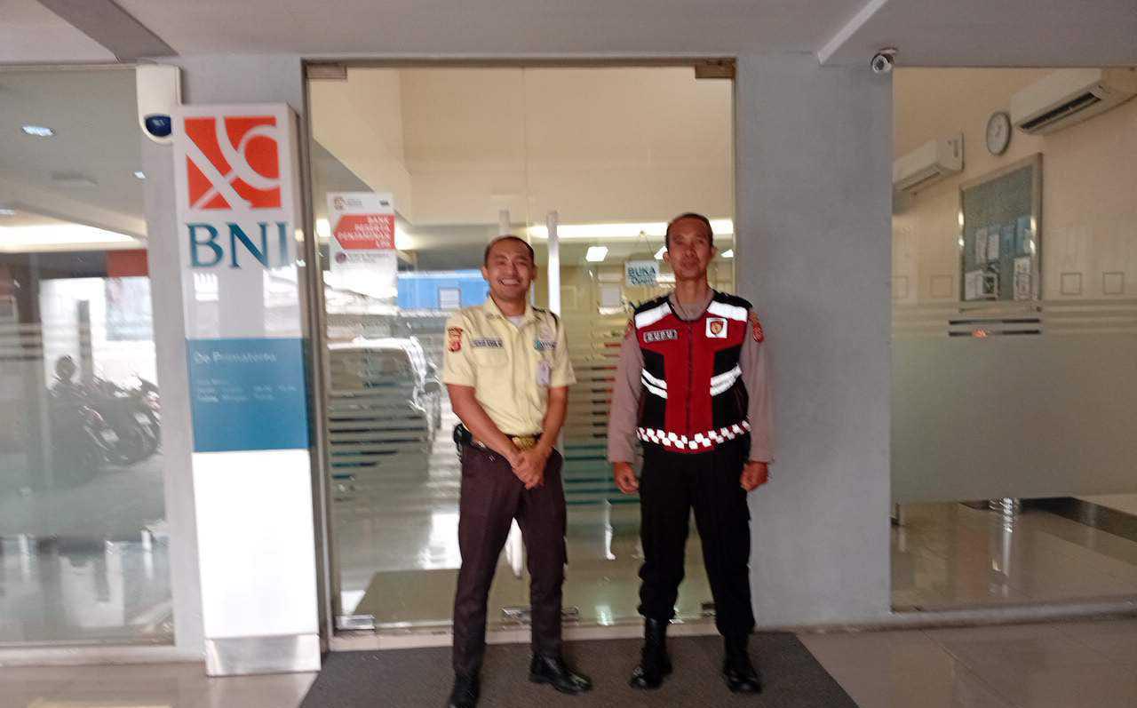 Menjaga keamanan dan kenyamanan warganya, Polsek Rancasari Patroli di perbankan