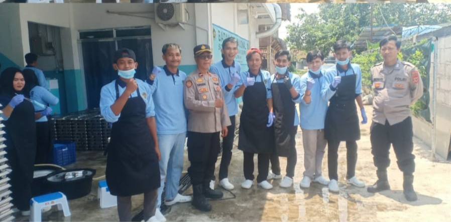 Panit Samapta Polsek Rengasdengklok pimpin Patroli sekaligus Monitoring dapur SPPG Saung gurame