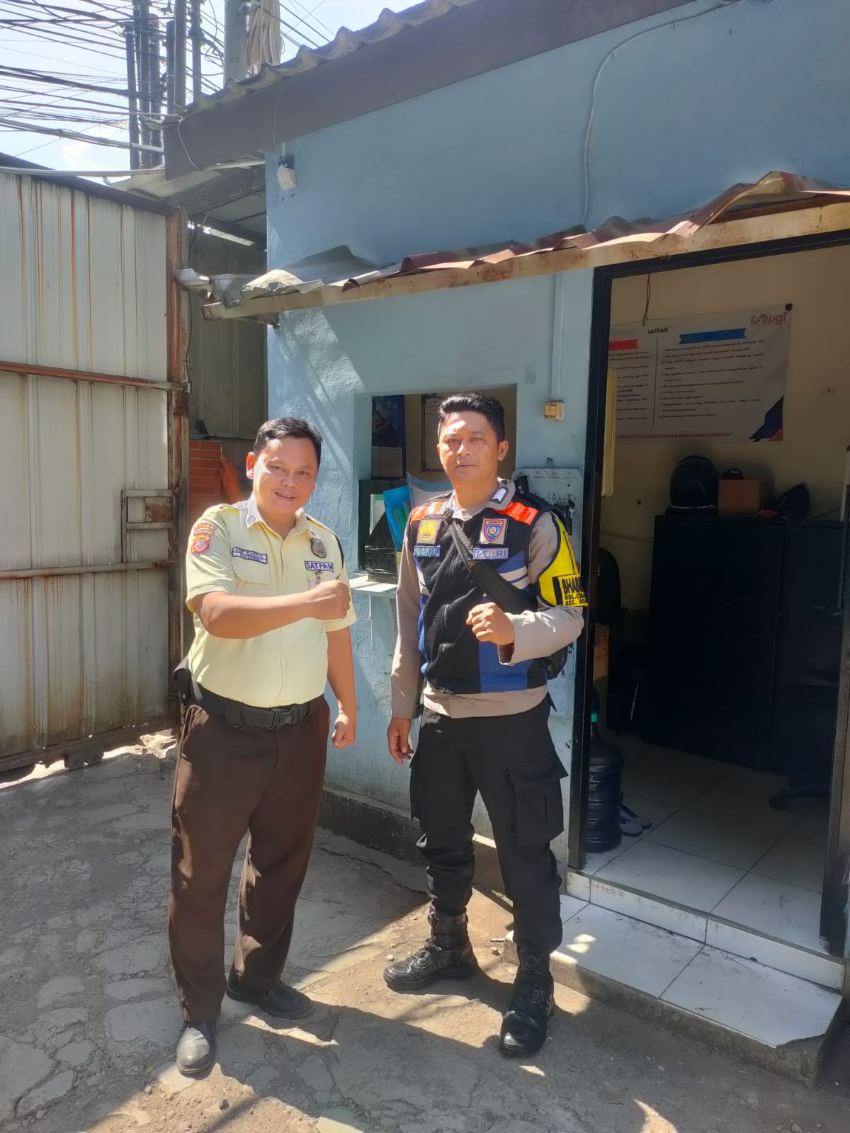 Bhabinkamtibmas Polsek Bojongloa kidul Laksanakan Giat Sambang dan Himbauan Kamtibmas kepada Petugas Keamanan PT Beringin