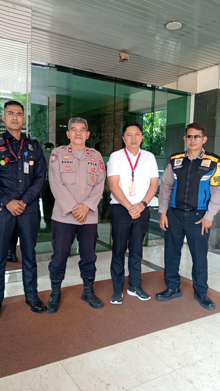 polsek Bojongloa kidul Laksanakan Giat Sambang Door to Door System ke PT Griya Pratama Yogya