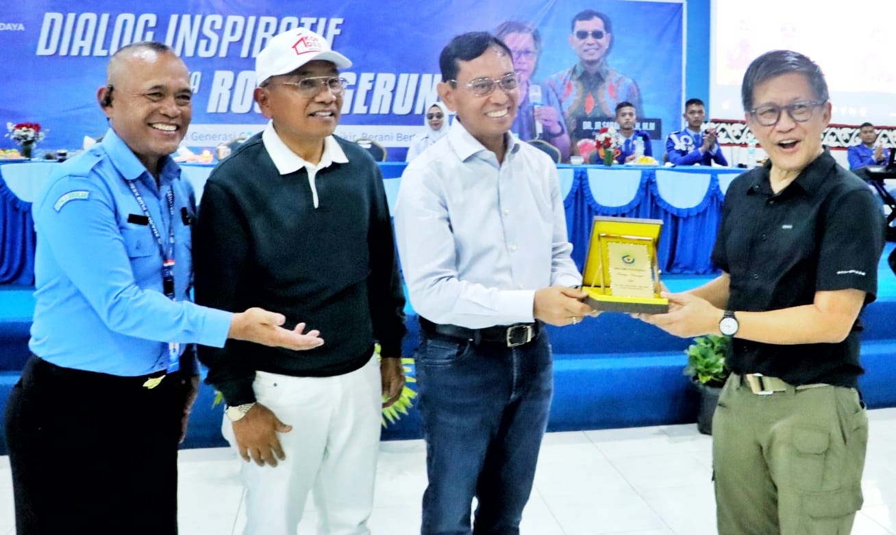 Hadiri Dialog Inspiratif di SMA Plus Efarina: Bupati Simalungun Berpesan Kepada Taruna Agar Bersemangat dan Berprestasi