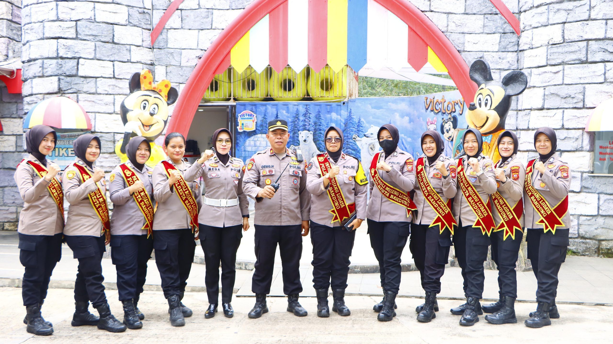 Polwan Polresta Bandung Laksanakan Kegiatan Patroli Mojang Presisi di Wilayah Hukum Polresta Bandung