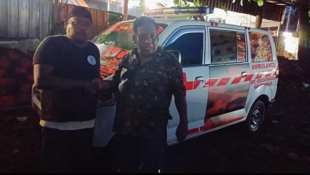 Jelang HUT ke-66 Pemuda Pancasila, Ketua MPC PP Rohil Taem Pratama Serahkan Bantuan Mobil Ambulans untuk PAC Balai Jaya
