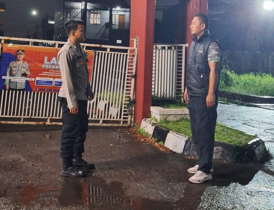 Patroli Malam Antisipasi Gangguan Kamtibmas, Polsek Dayeuhkolot Rutin Laksanakan KRYD