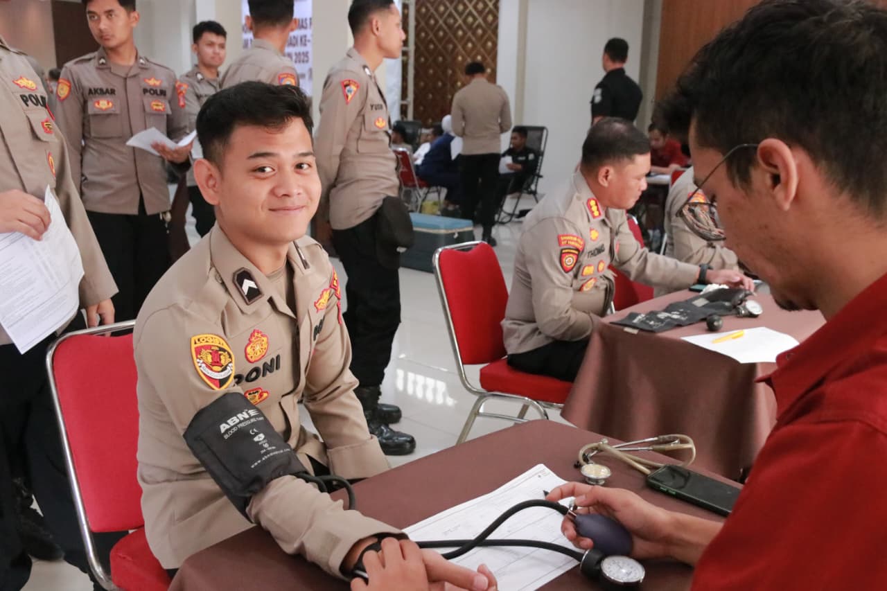 *Polda Jabar Sukses Gelar Donor Darah, Kumpulkan 1.300 Kantong Darah dalam Rangka Hari Jadi Ke-74 Humas Polri*