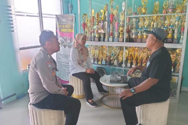 Sinergi Polri dan Masyarakat, Bhabinkamtibmas Sampaikan Imbauan Kamtibmas di Desa Binaan