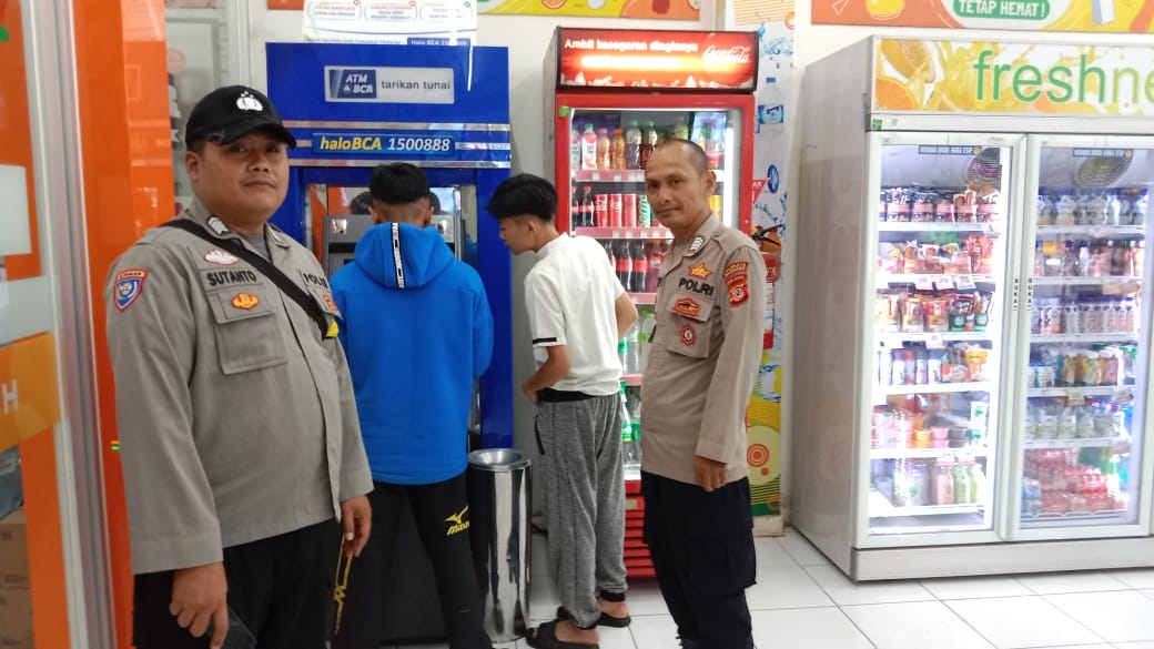 Anggota Polsek Paseh Polresta Bandung Rutin Laksanakan Patroli KRYD Saat Malam Hari