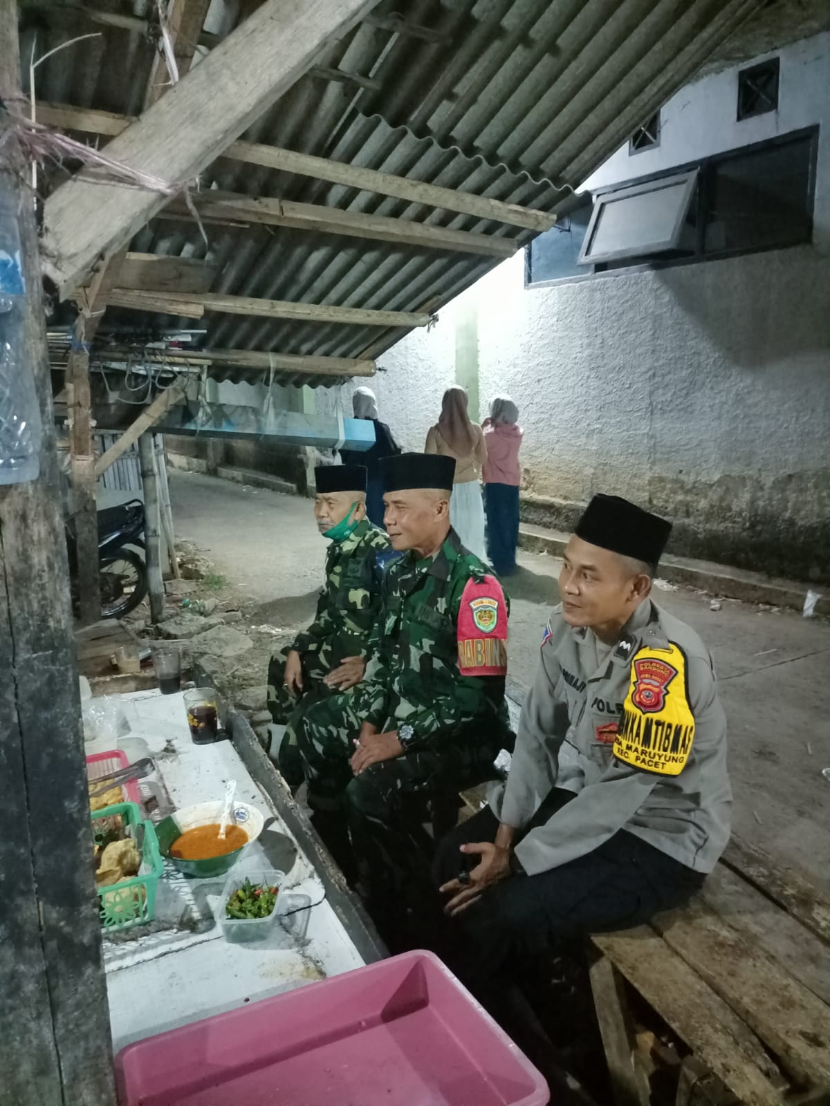 Hadiri Tabligh Akbar : Bhabinkamtibmas Desa Maruyung Polsek Pacet Sampaikan Himbauan Kamtibmas