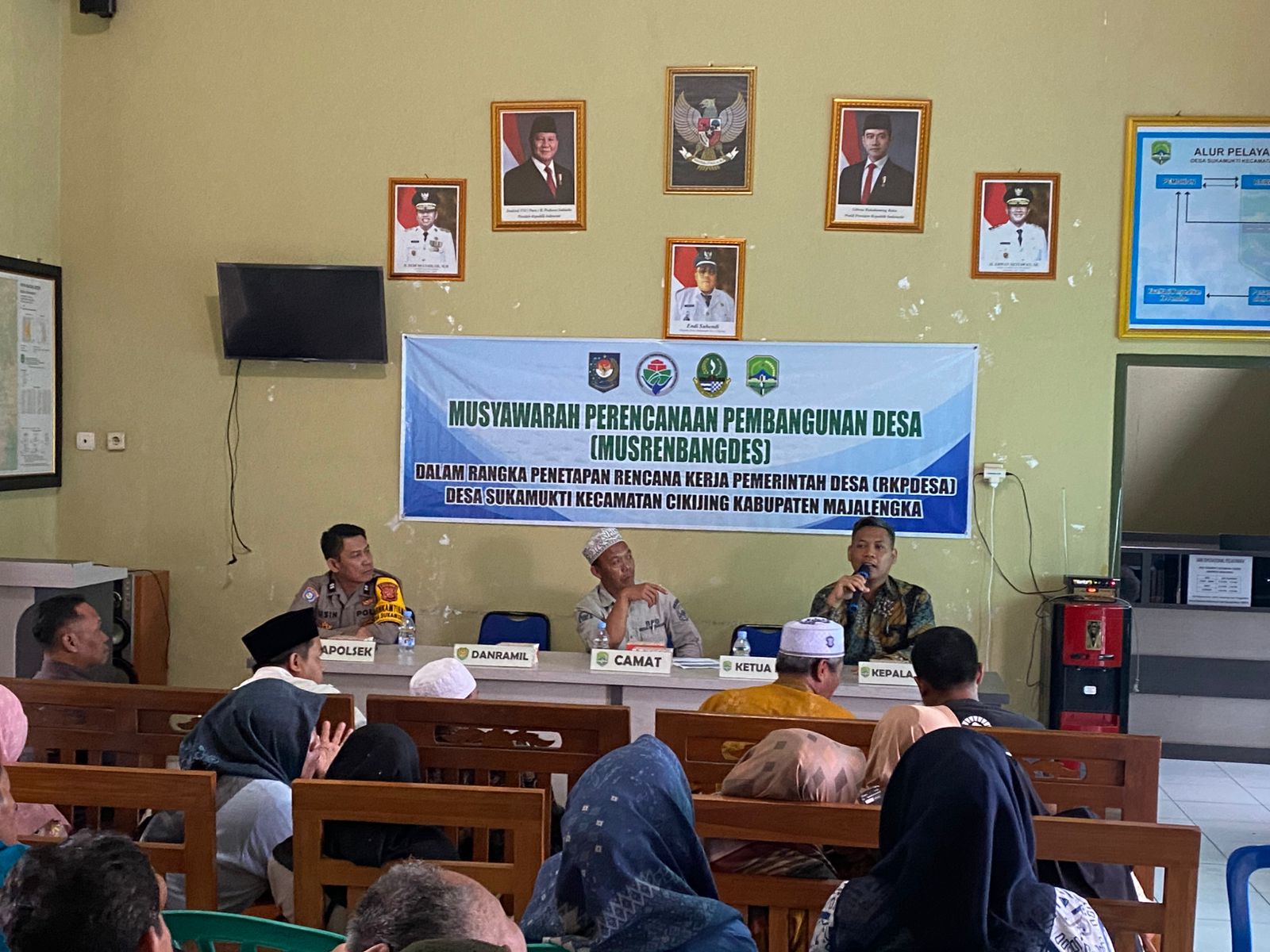 Bhabinkamtibmas Polsek Cikijing Hadiri Musrenbang Tahun Anggaran 2026 di Desa Sukamukti
