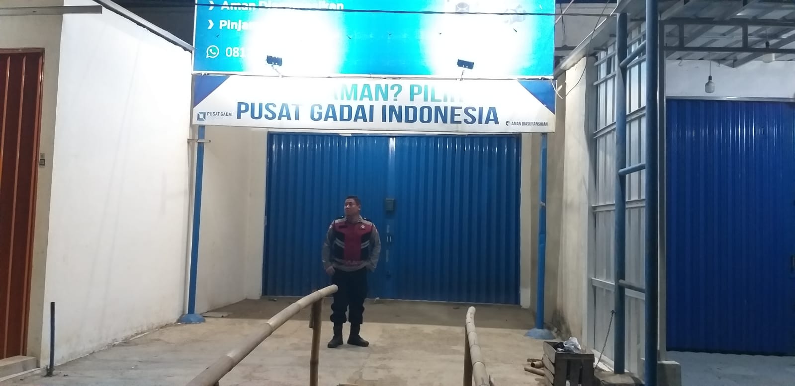 Anggota Polsek Batujaya melaksanakan Patroli Prekat serta kontrol Keamanan di Central Ruko Batujaya