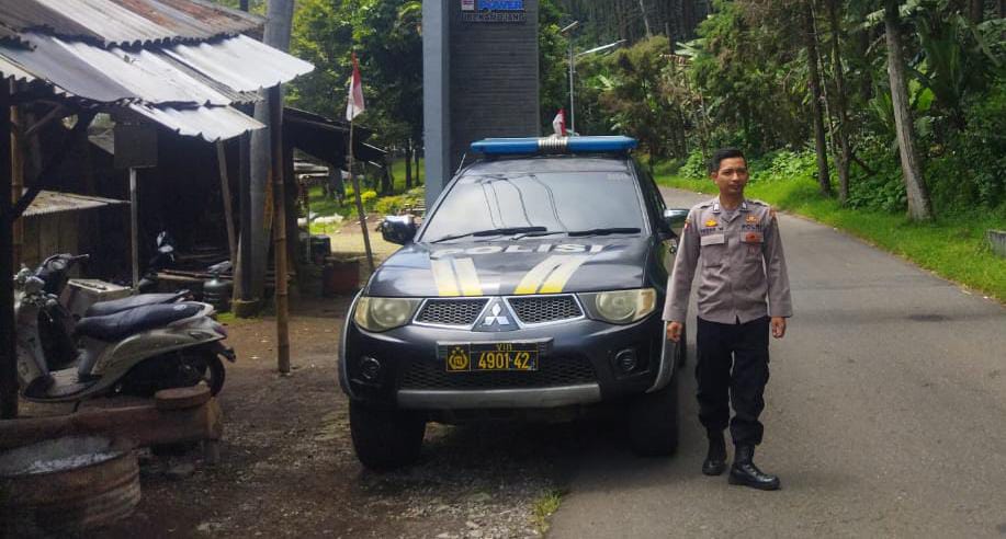 Jamin Keamanan SPBU : Anggota Piket Fungsi Polsek Ibun Polresta Bandung Gelar Patroli