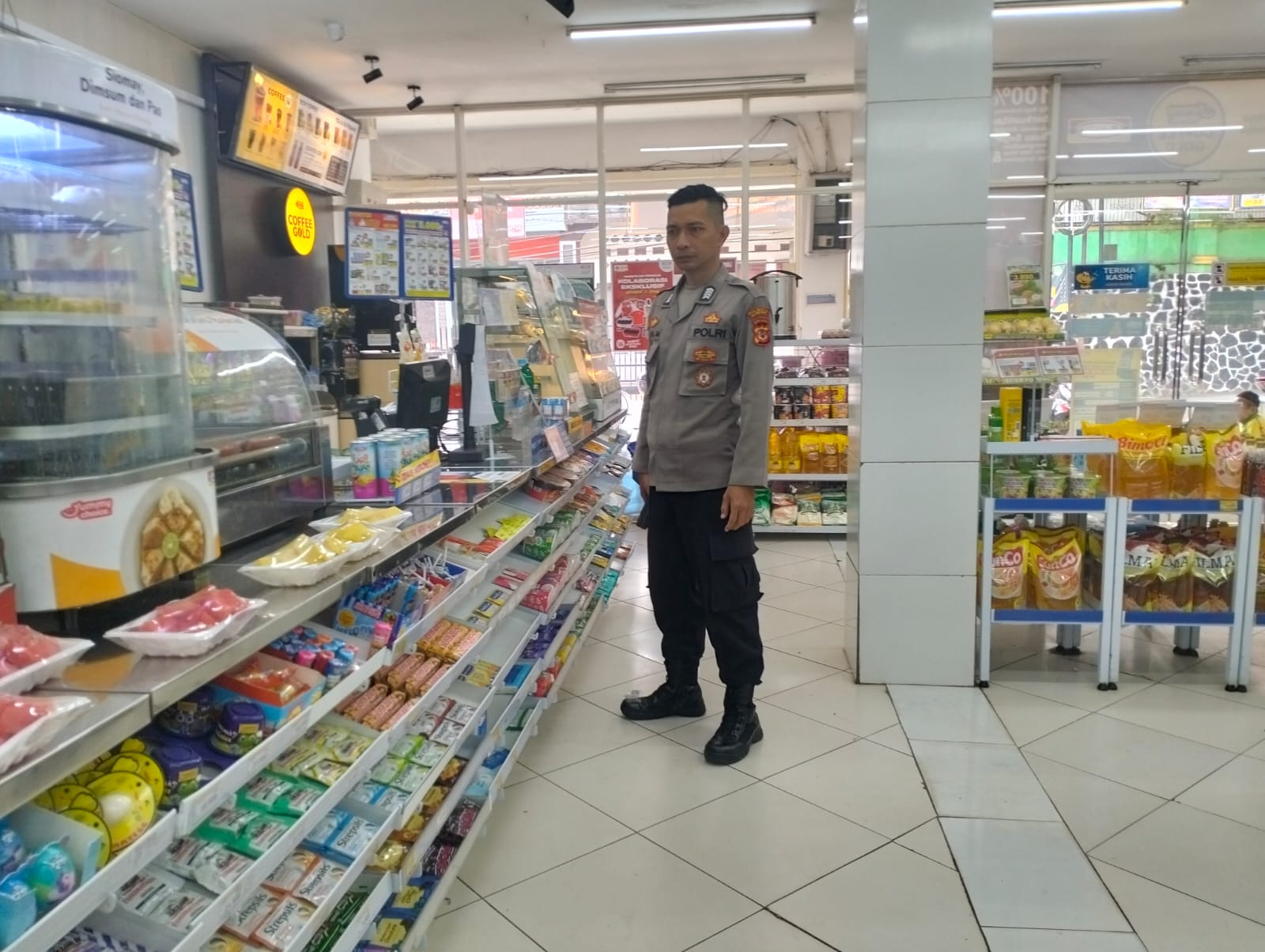 Jamin Keamanan Wilayah Saat Siang : Anggota Piket Fungsi Polsek Ibun Gelar Patroli Keliling Ke Daerah Rawan C3