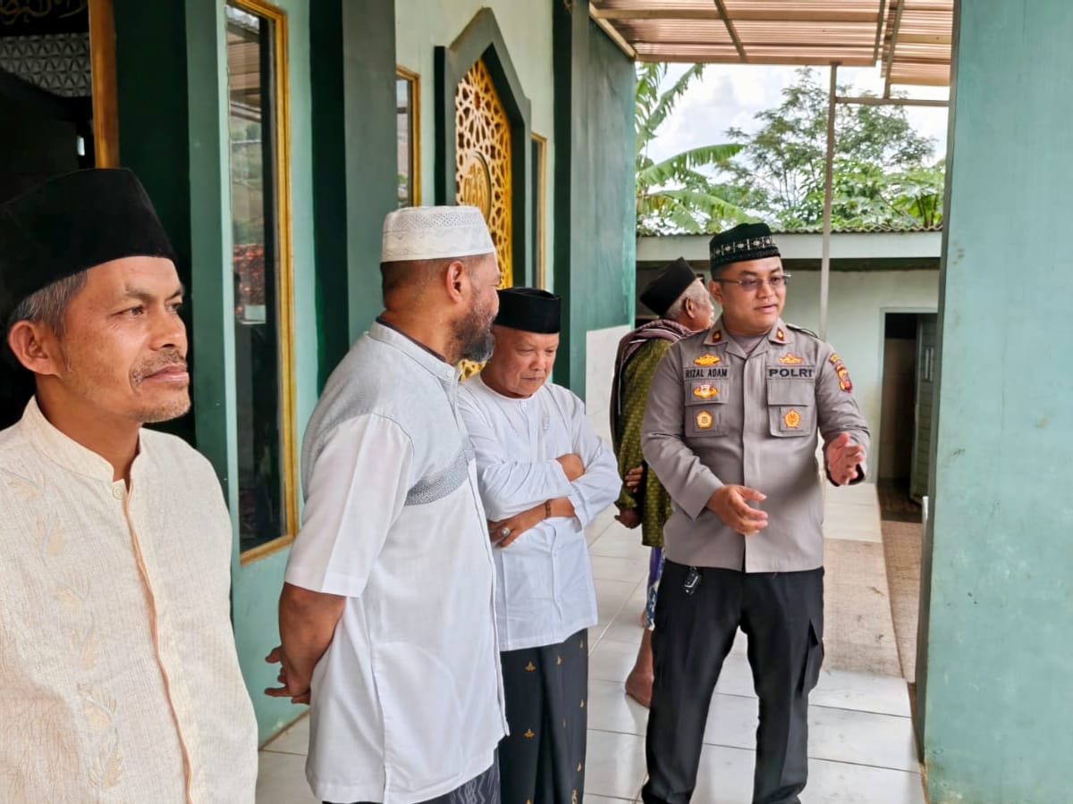 Kapolsek Nagreg Kunjungan Silaturahmi dan Sholat Jum’at Bersama Pimpinan Ponpes Al Hafizh Citaman