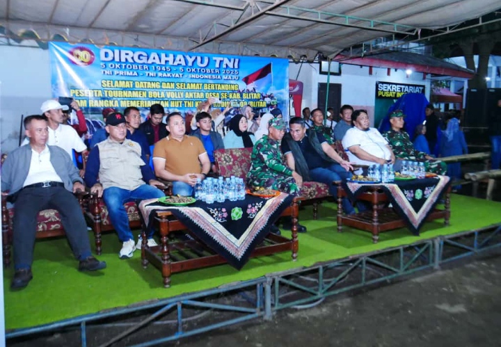 Turnamen Bola Voli Antar Desa Se Blitar Raya MUSPIKA CUP 2025 Resmi Dibuka, Meriahkan HUT TNI Ke 80 Di Aloon-Aloon Lodoyo