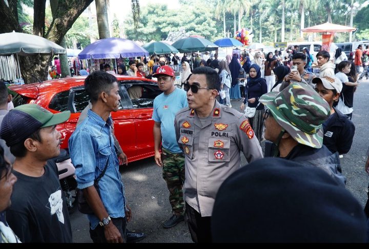 Kabag Ops Polresta Bandung Pimpin Kegiatan Patroli Gabungan Dengan Sasaran Penyandang Masalah Kesejahteraan Sosial” (PMKS )